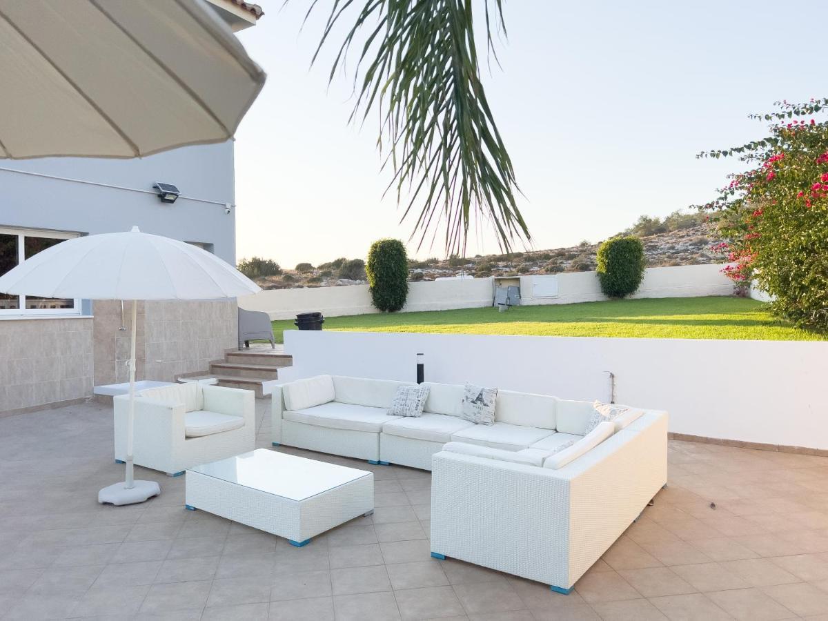 Grand Villa Lynn Seaview Ayia Napa Ngoại thất bức ảnh