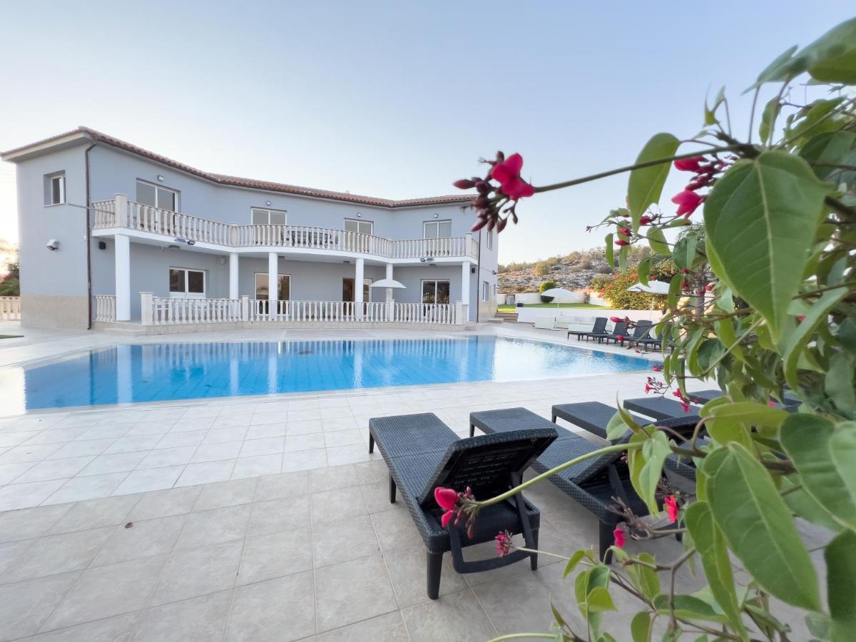 Grand Villa Lynn Seaview Ayia Napa Ngoại thất bức ảnh