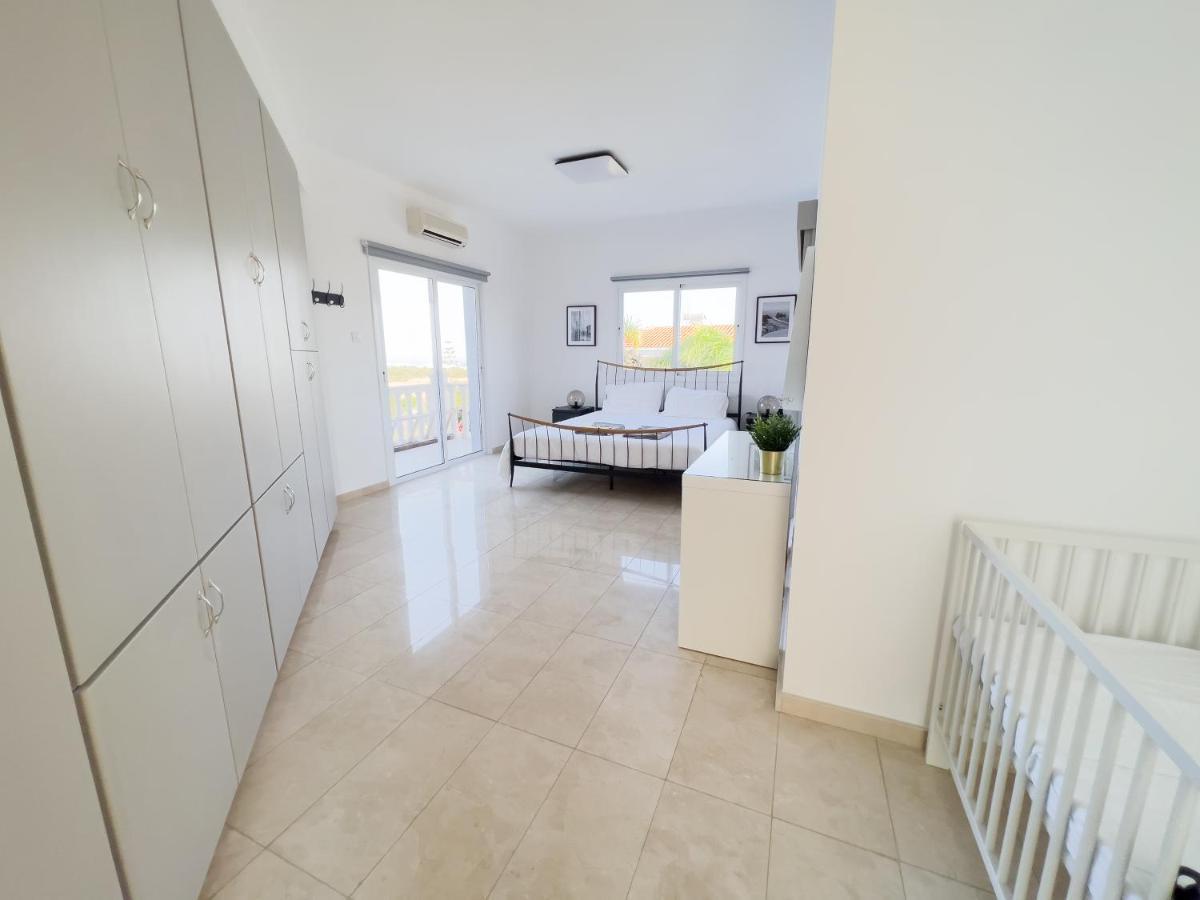 Grand Villa Lynn Seaview Ayia Napa Ngoại thất bức ảnh