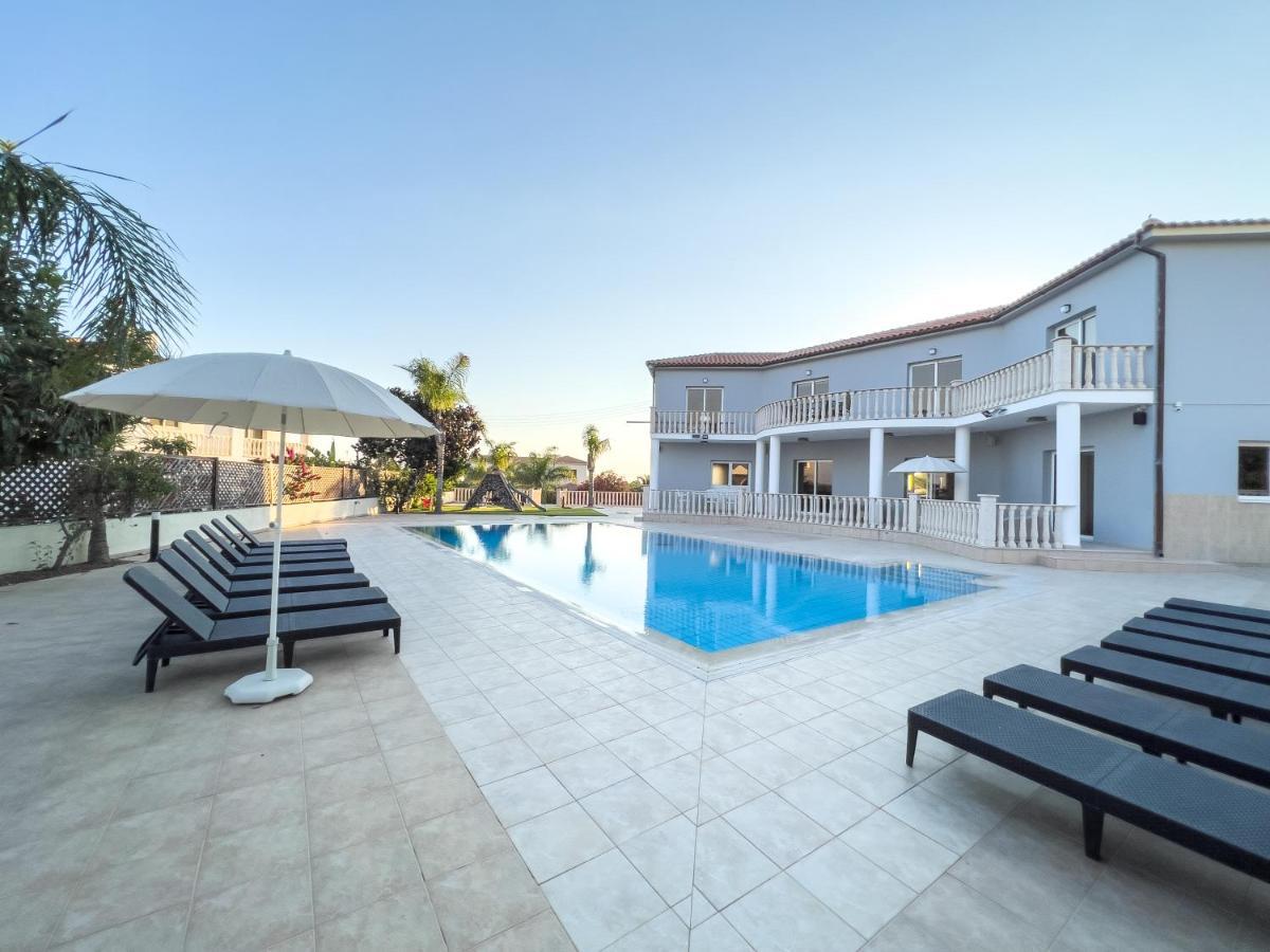 Grand Villa Lynn Seaview Ayia Napa Ngoại thất bức ảnh