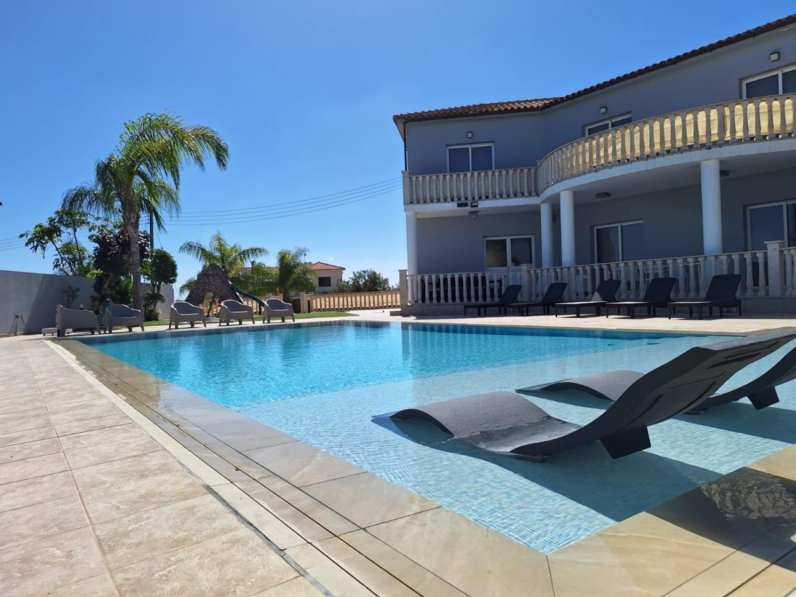 Grand Villa Lynn Seaview Ayia Napa Ngoại thất bức ảnh