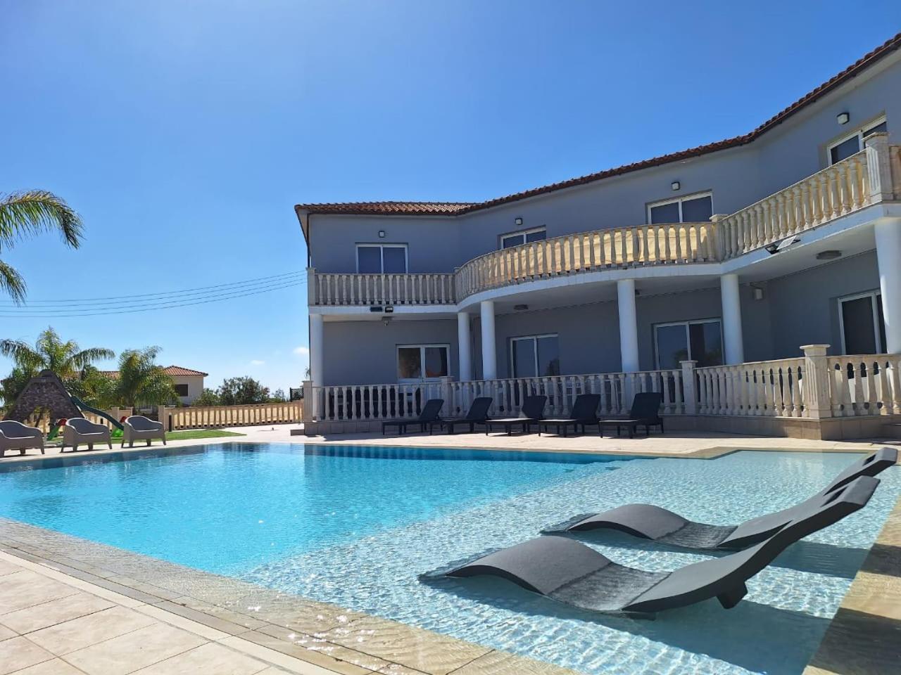 Grand Villa Lynn Seaview Ayia Napa Ngoại thất bức ảnh