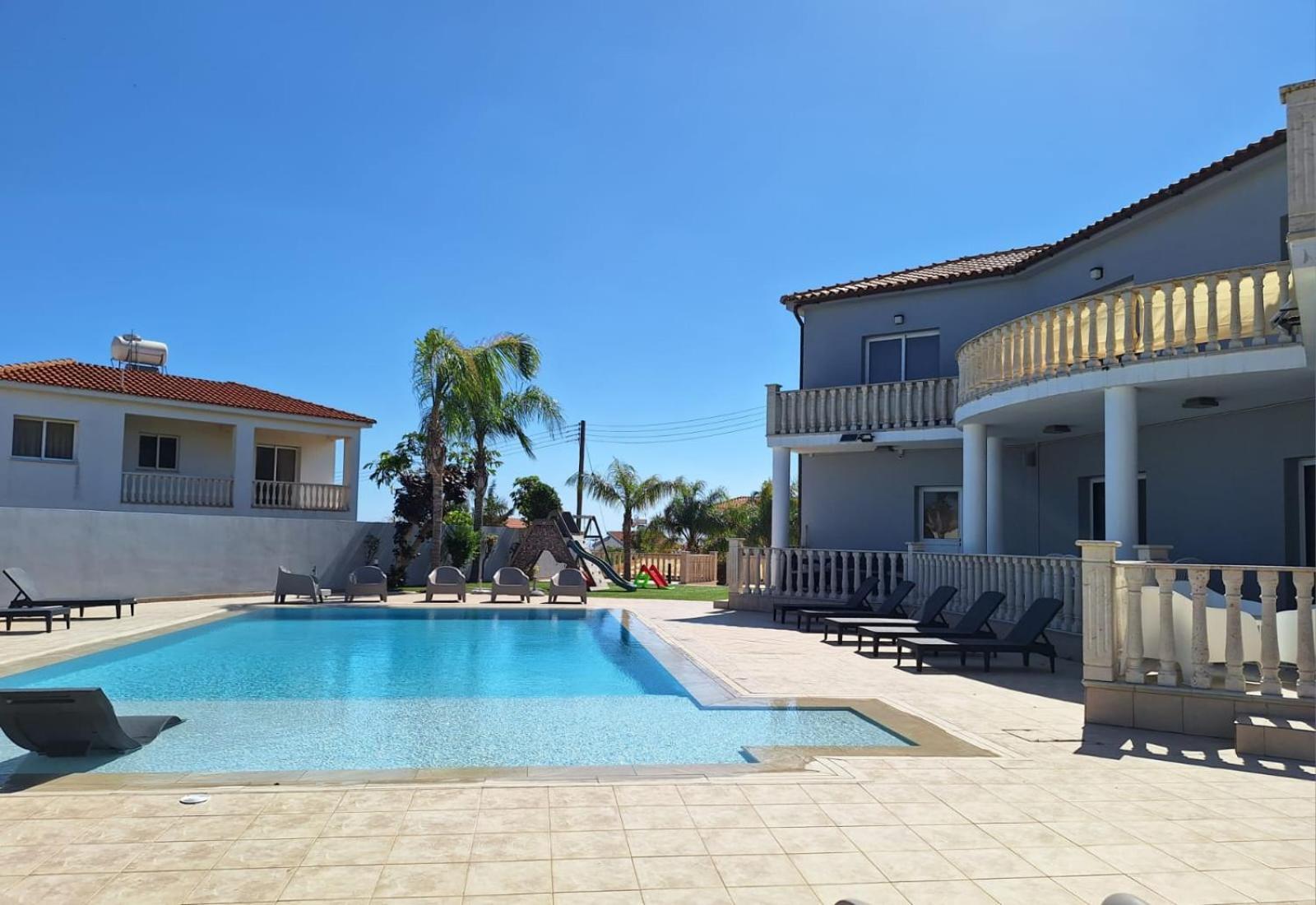 Grand Villa Lynn Seaview Ayia Napa Ngoại thất bức ảnh